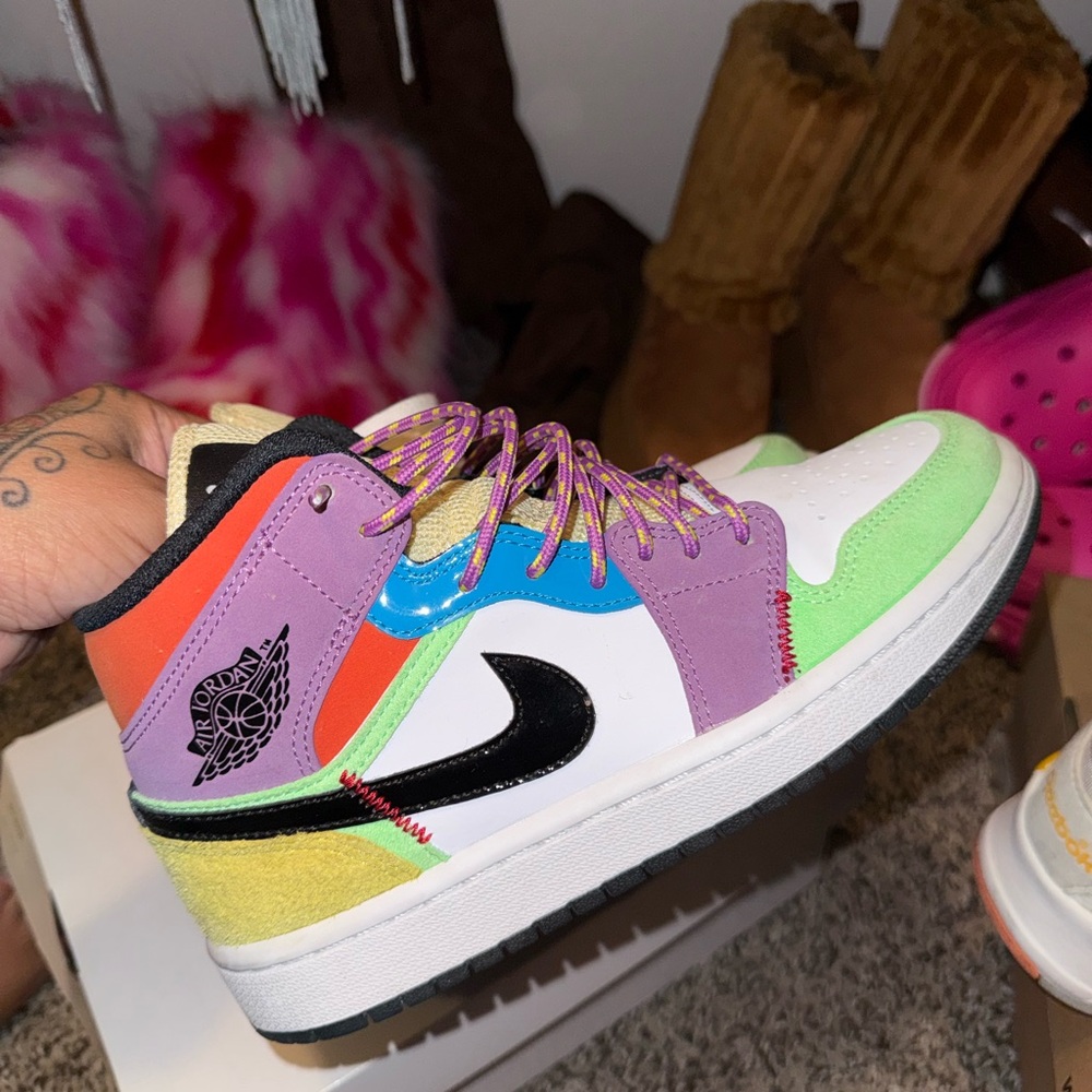 Nike Air Jordan Mid Lightbulb View 3